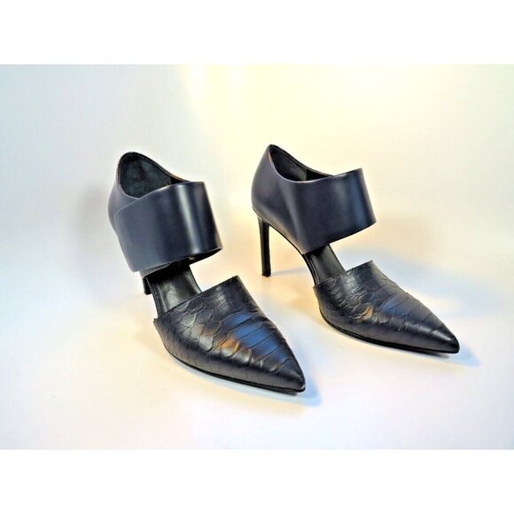 VINCE. Capri Blue Leather Heels Pointy Toe Wide Straps Women's Stilettos Sz 8.5 - Picture 2 of 11